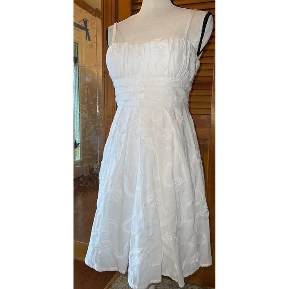 A. Byer Sweet Heart White Dress — 5 - Picture 2 of 12